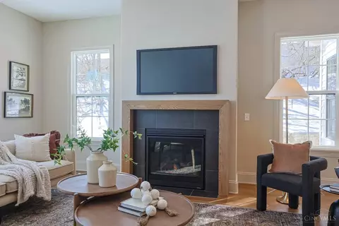 Living - 7401 Cornell Rd, Montgomery, OH 45242 photo 4 of 4
