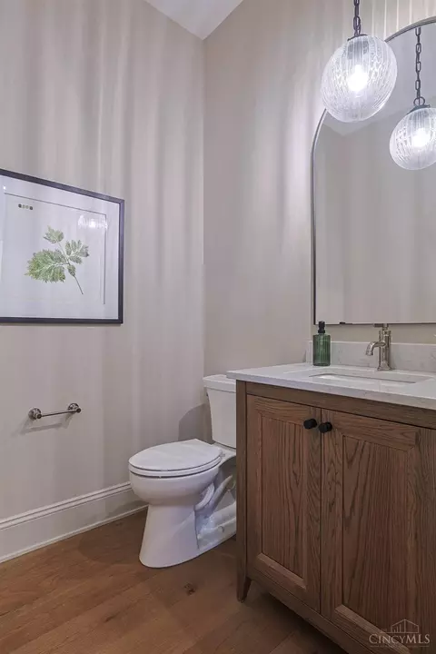Bath - 7401 Cornell Rd, Montgomery, OH 45242 photo 4 of 11