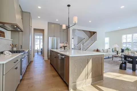 Kitchen - 7401 Cornell Rd, Montgomery, OH 45242 photo 3 of 9