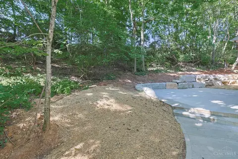 Exterior - 7401 Cornell Rd, Montgomery, OH 45242 photo 6 of 8