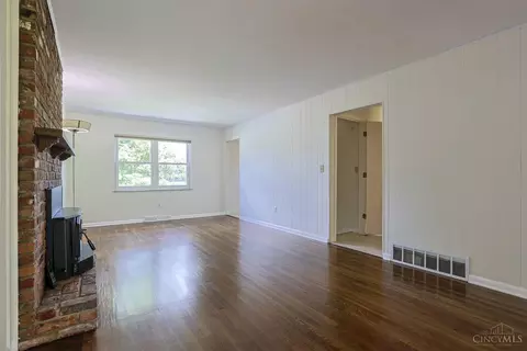 Living - 10639 Weil Rd, Montgomery, OH 45249 photo 7 of 8