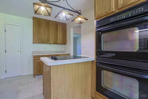Kitchen - 10639 Weil Rd, Montgomery, OH 45249 photo 3 of 5