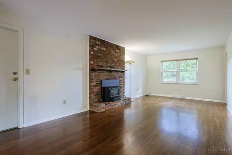 Living - 10639 Weil Rd, Montgomery, OH 45249 photo 6 of 8