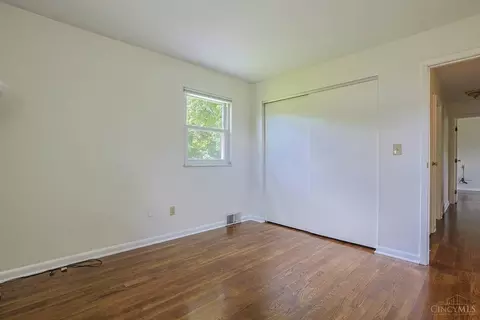 Bedroom - 10639 Weil Rd, Montgomery, OH 45249 photo 4 of 8