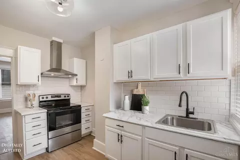 5351 Chapman St, Cincinnati, OH 45227 photo 2