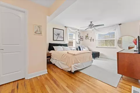 Bedroom - 10019 Zig Zag Rd, Montgomery, OH 45242 photo 2 of 5