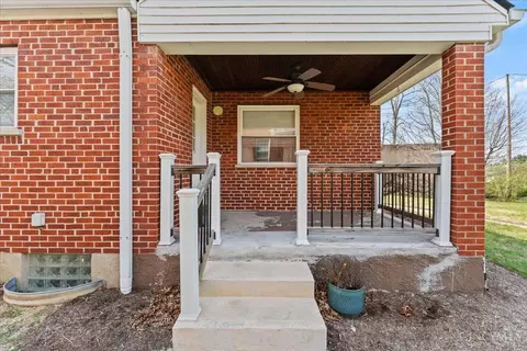 Exterior - 10019 Zig Zag Rd, Montgomery, OH 45242 photo 2 of 4
