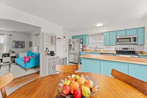 Kitchen - 10019 Zig Zag Rd, Montgomery, OH 45242 photo 1 of 6