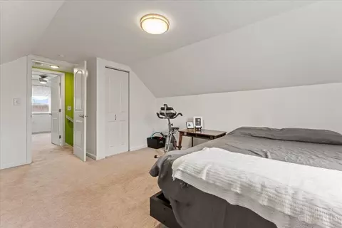 Bedroom - 10019 Zig Zag Rd, Montgomery, OH 45242 photo 3 of 5