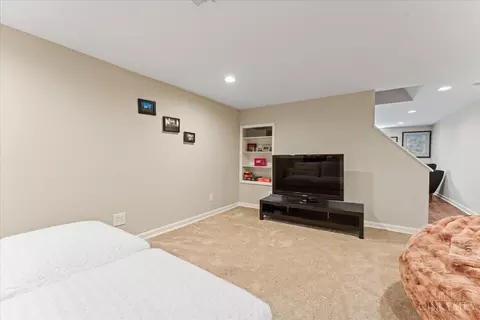 Bedroom - 10019 Zig Zag Rd, Montgomery, OH 45242 photo 5 of 5