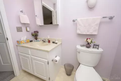Bath - 541 Davis Rd, Cincinnati, OH 45255 photo 3 of 3