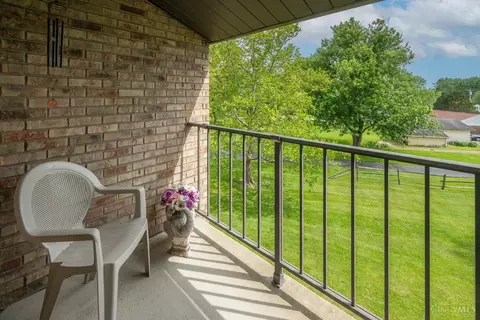 Exterior - 541 Davis Rd, Cincinnati, OH 45255 photo 1 of 5