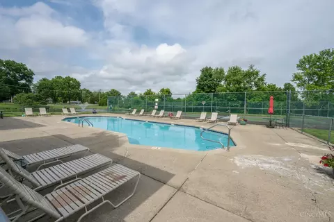 Exterior - 541 Davis Rd, Cincinnati, OH 45255 photo 5 of 5