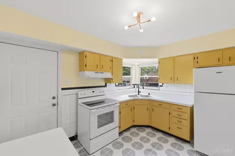 Kitchen - 3032 Boudinot Ave, Cincinnati, OH 45238 photo 2 of 2