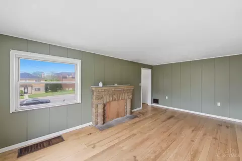 Living - 3032 Boudinot Ave, Cincinnati, OH 45238 photo 1 of 5