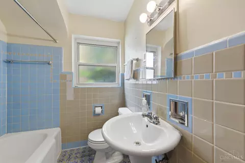 Bath - 3032 Boudinot Ave, Cincinnati, OH 45238 photo 1 of 3
