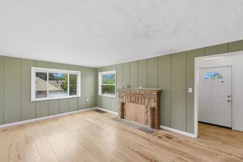 Living - 3032 Boudinot Ave, Cincinnati, OH 45238 photo 2 of 5