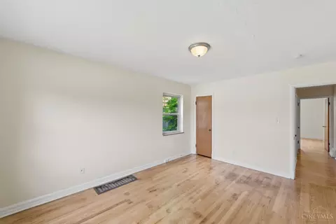 Bedroom - 3032 Boudinot Ave, Cincinnati, OH 45238 photo 3 of 7