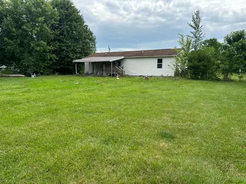 Exterior - 2333 Tucker Rd, Blanchester, OH 45107 photo 2 of 2