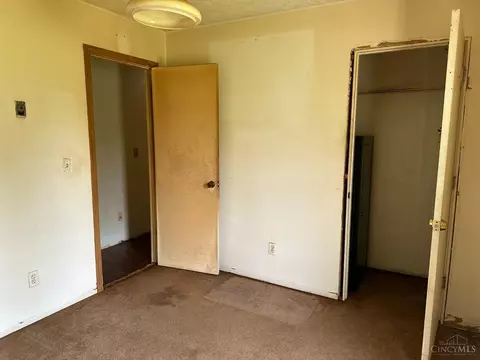 Bedroom - 2333 Tucker Rd, Blanchester, OH 45107 photo 2 of 4