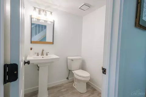 Bath - 3661 Parfore Ct, Cincinnati, OH 45245 photo 3 of 4