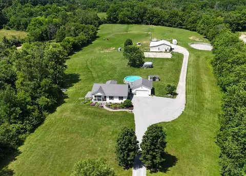 8024 Hightop Rd, Hillsboro, OH 45133