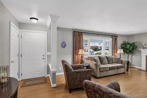 Entry Way - 5508 Cleander Dr, Cincinnati, OH 45238 photo 1 of 2