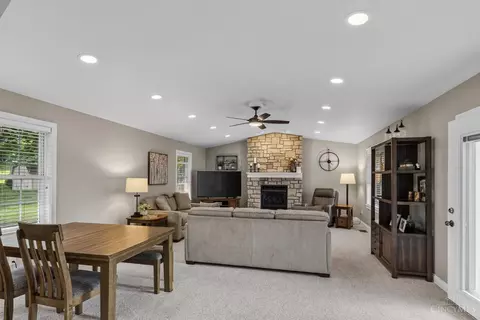 Living - 5508 Cleander Dr, Cincinnati, OH 45238 photo 5 of 9