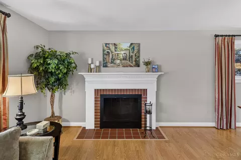 Living - 5508 Cleander Dr, Cincinnati, OH 45238 photo 3 of 9