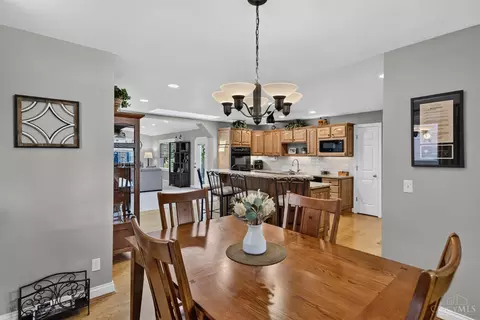 Dining - 5508 Cleander Dr, Cincinnati, OH 45238 photo 2 of 3