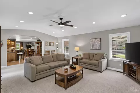 Living - 5508 Cleander Dr, Cincinnati, OH 45238 photo 9 of 9