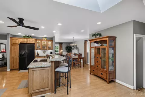 Kitchen - 5508 Cleander Dr, Cincinnati, OH 45238 photo 4 of 5