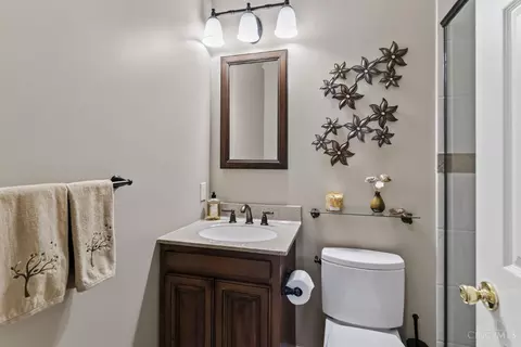 Bath - 5508 Cleander Dr, Cincinnati, OH 45238 photo 3 of 5