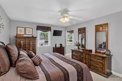 Bedroom - 5508 Cleander Dr, Cincinnati, OH 45238 photo 2 of 7