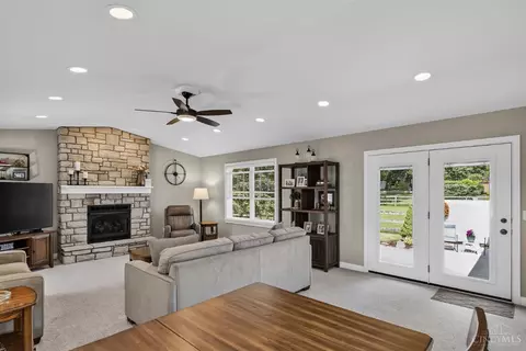 Living - 5508 Cleander Dr, Cincinnati, OH 45238 photo 6 of 9