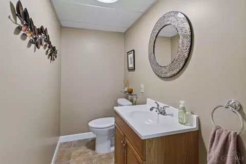 Bath - 5508 Cleander Dr, Cincinnati, OH 45238 photo 5 of 5
