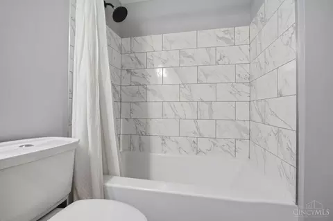 Bath - 4213 Highlander Ct, Cincinnati, OH 45245 photo 2 of 3