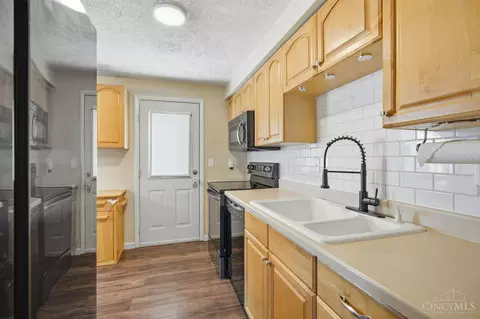 Kitchen - 4213 Highlander Ct, Cincinnati, OH 45245 photo 3 of 3