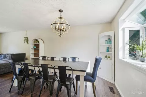 Dining - 4213 Highlander Ct, Cincinnati, OH 45245 photo 4 of 5