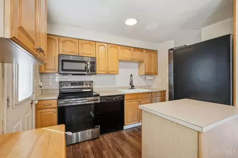 Kitchen - 4213 Highlander Ct, Cincinnati, OH 45245 photo 1 of 3