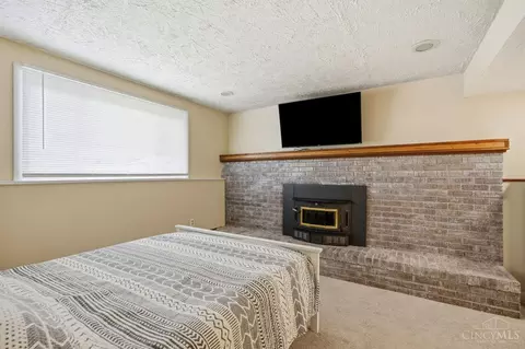 Bedroom - 4213 Highlander Ct, Cincinnati, OH 45245 photo 3 of 7