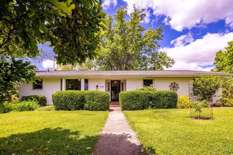 1221 Tollgate Dr, Oxford, OH 45056