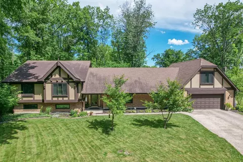 7261 Candlewyck Ct, Centerville, OH 45459