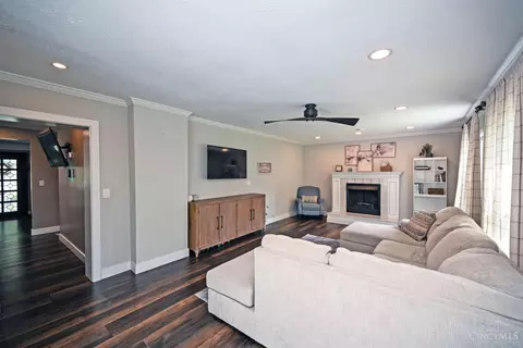 Living - 1141 Morado Dr, Cincinnati, OH 45238 photo 2 of 6