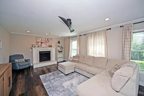 Living - 1141 Morado Dr, Cincinnati, OH 45238 photo 3 of 6