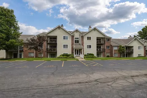5984 Meadowcreek Dr, Milford, OH 45150
