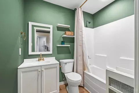Bath - 3359 Forestview Dr, Cincinnati, OH 45211 photo 4 of 4