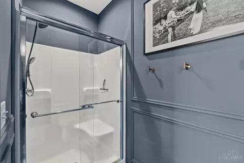 Bath - 3359 Forestview Dr, Cincinnati, OH 45211 photo 2 of 4