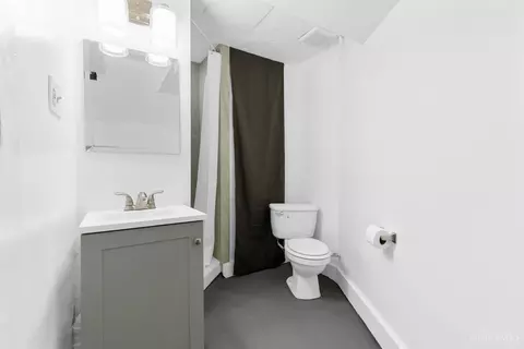 Bath - 3766 Dunkirk St, Cincinnati, OH 45220 photo 6 of 6