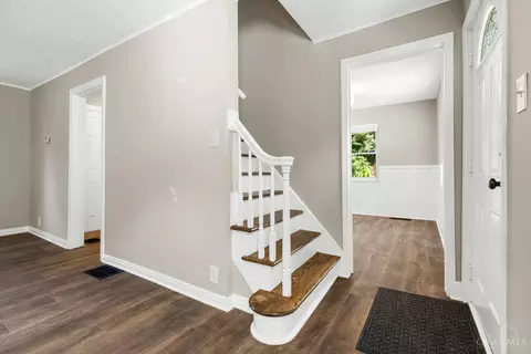 Entry Way - 3766 Dunkirk St, Cincinnati, OH 45220 photo 1 of 3